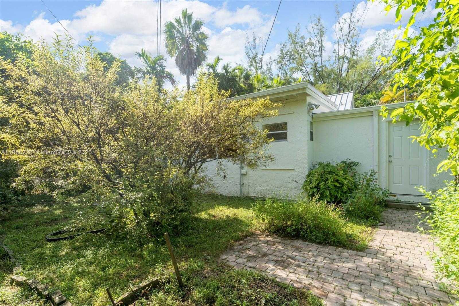 Small Image of 6243 SOUTH WEST 57TH ST, South Miami Number 25