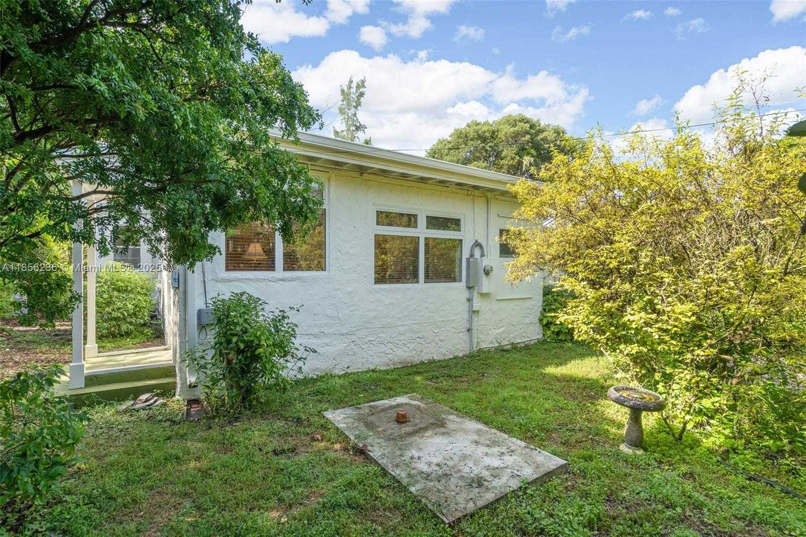 Small Image of 6243 SOUTH WEST 57TH ST, South Miami Number 26
