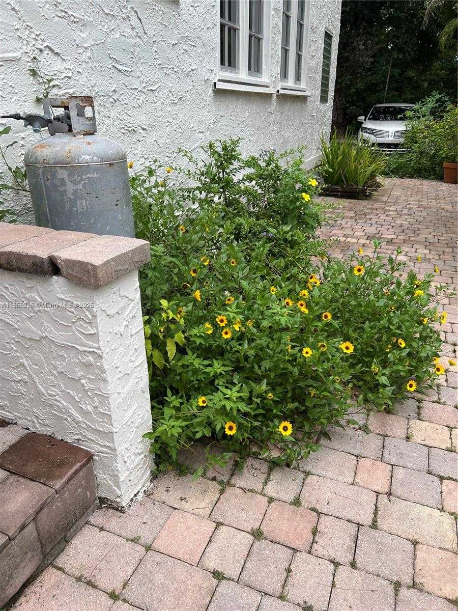Small Image of 6243 SOUTH WEST 57TH ST, South Miami Number 36