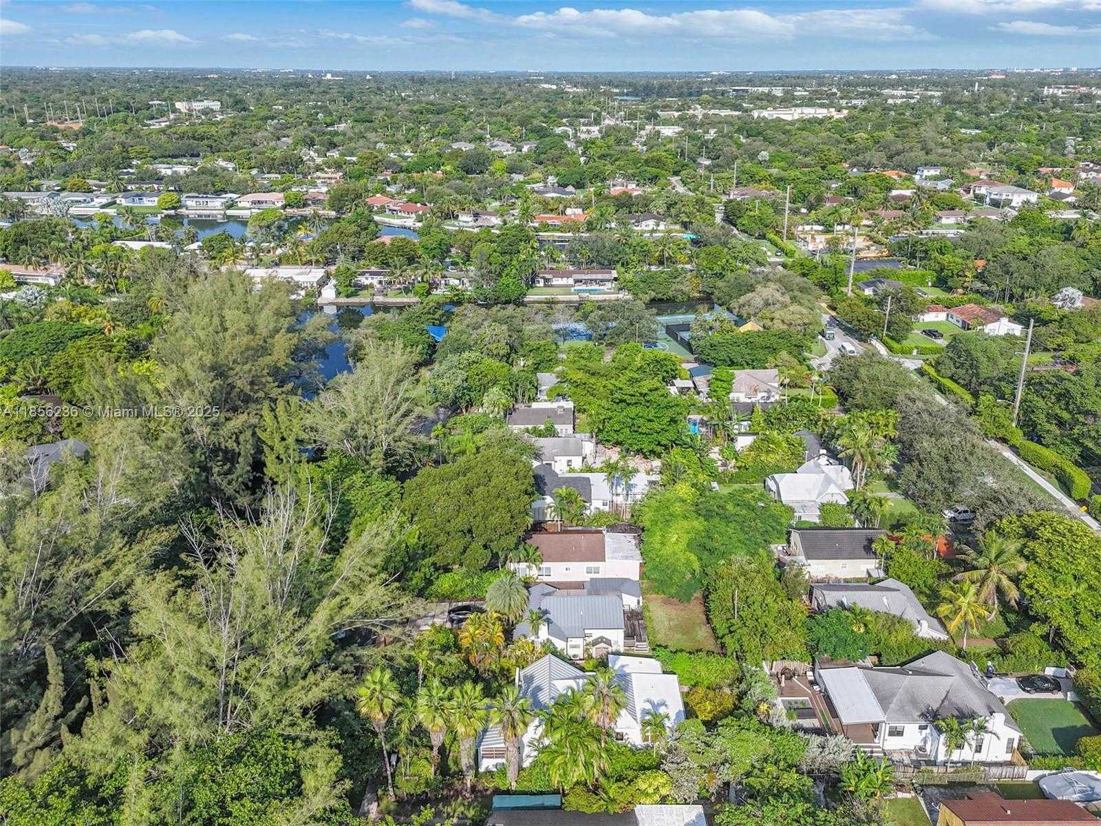 Small Image of 6243 SOUTH WEST 57TH ST, South Miami Number 46