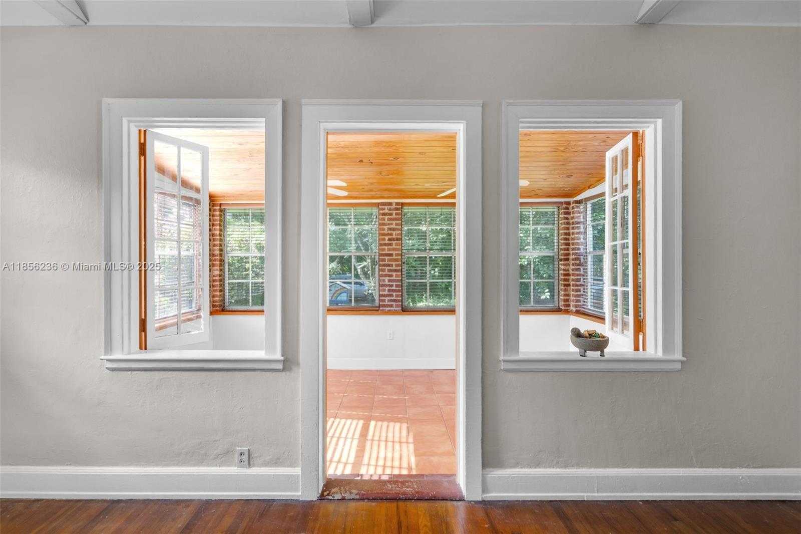 Small Image of 6243 SOUTH WEST 57TH ST, South Miami Number 5