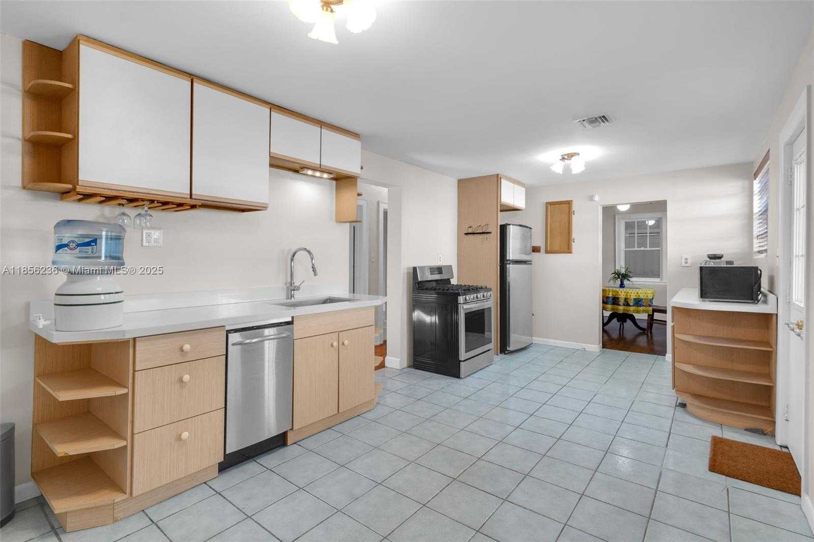 Small Image of 6243 SOUTH WEST 57TH ST, South Miami Number 8
