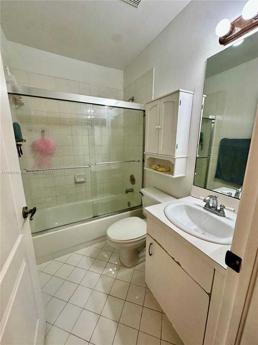 Small Image of 9942 NORTH WEST 29TH ST, Doral Number 14