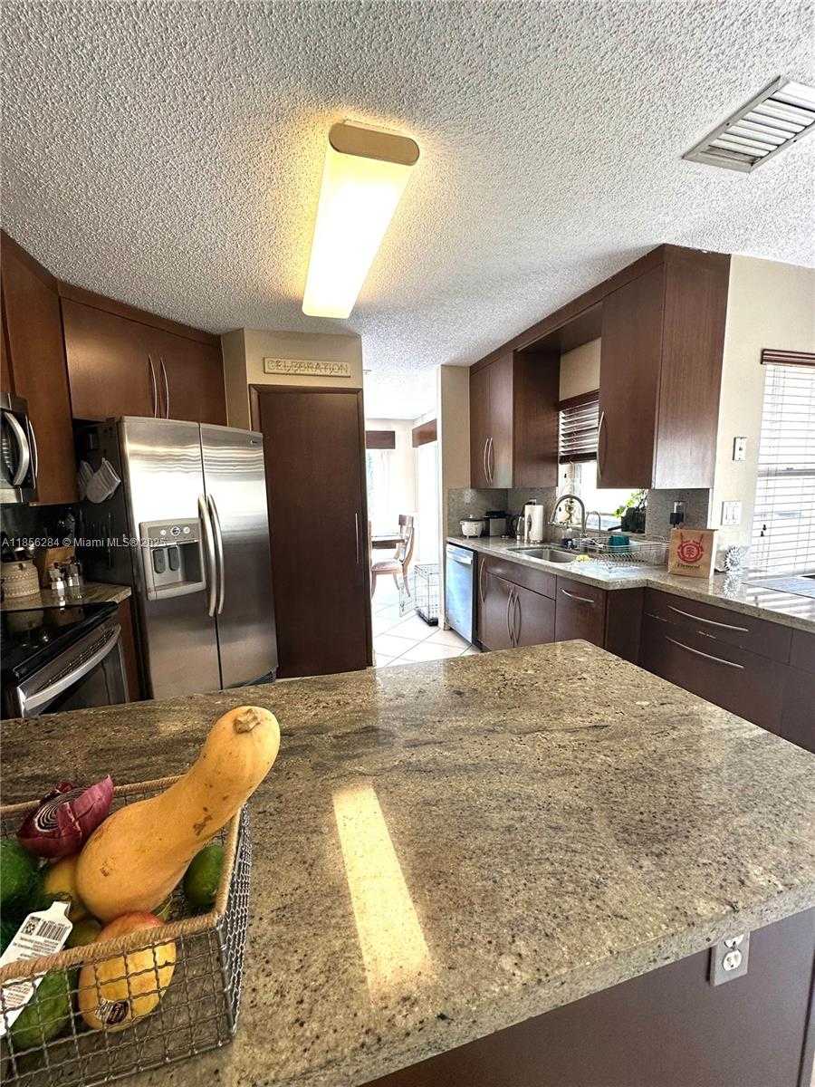 Small Image of 9942 NORTH WEST 29TH ST, Doral Number 21