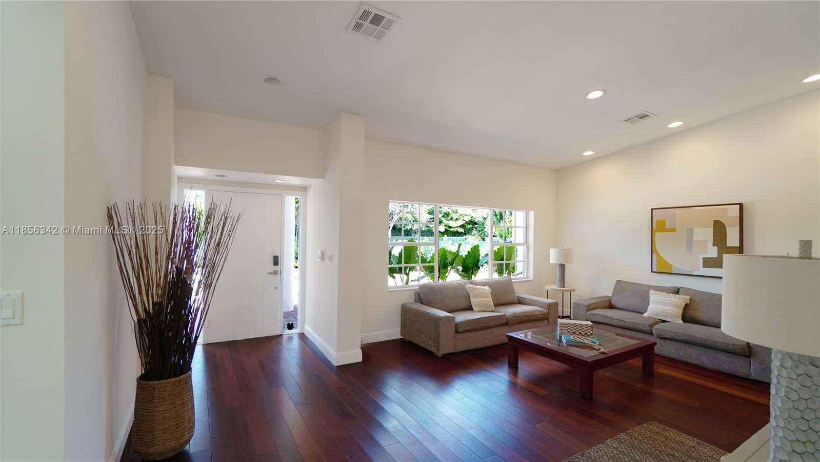 Small Image of 691 RIDGEWOOD RD, Key Biscayne Number 12