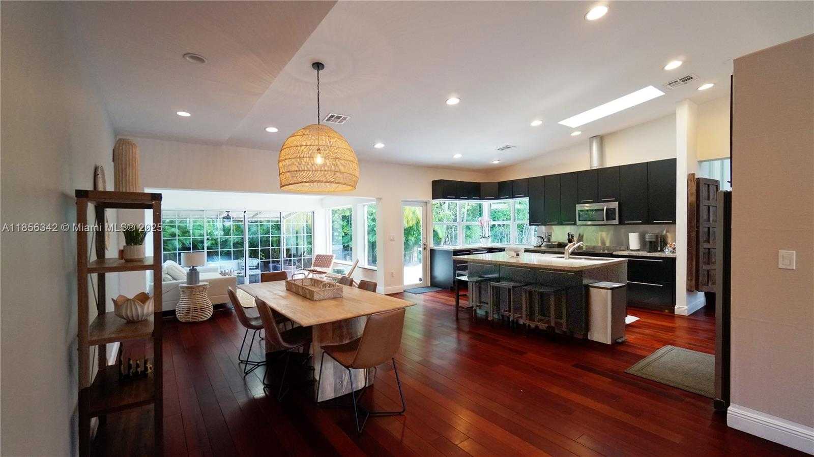 Small Image of 691 RIDGEWOOD RD, Key Biscayne Number 19