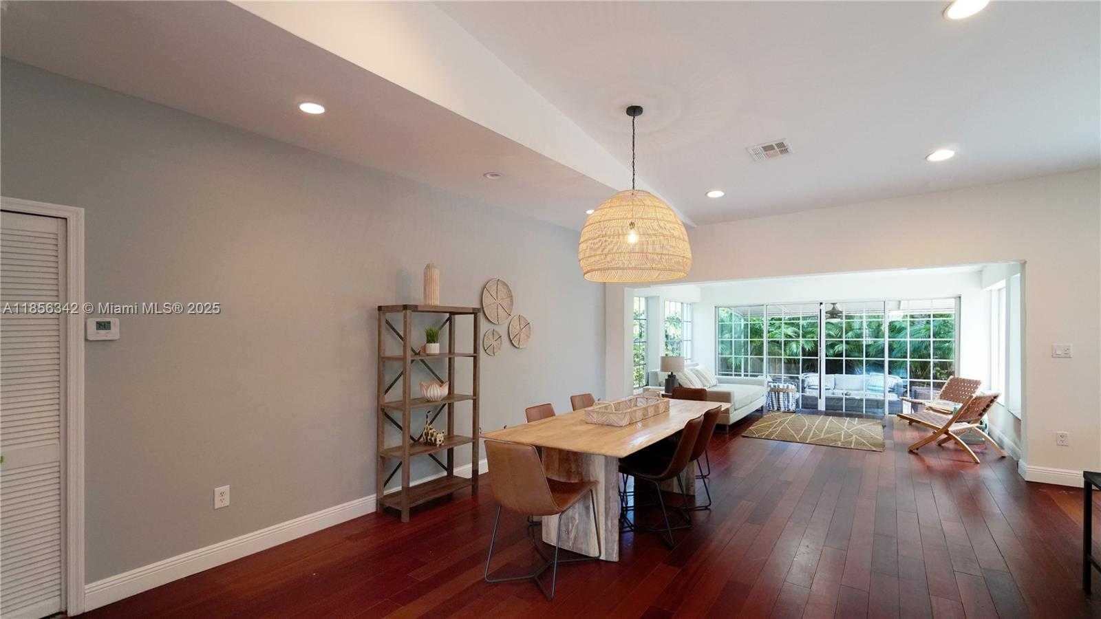Small Image of 691 RIDGEWOOD RD, Key Biscayne Number 23