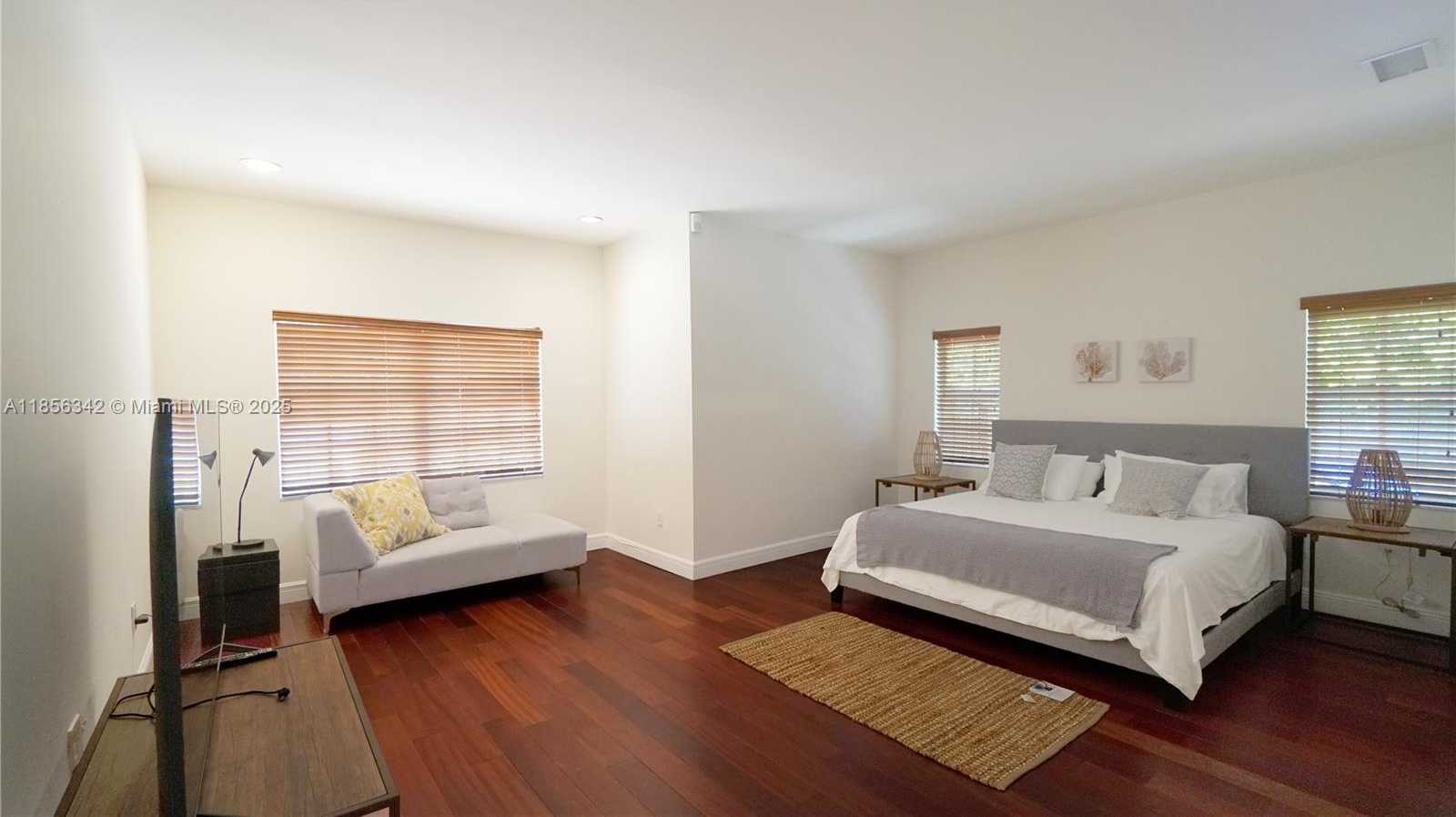 Small Image of 691 RIDGEWOOD RD, Key Biscayne Number 27