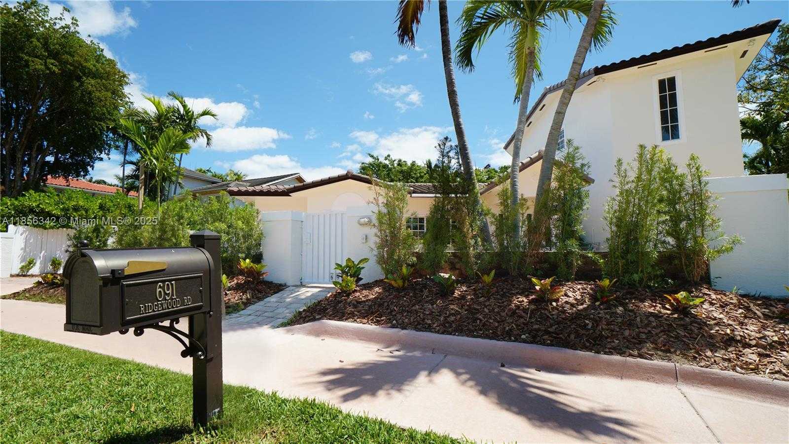 Small Image of 691 RIDGEWOOD RD, Key Biscayne Number 3