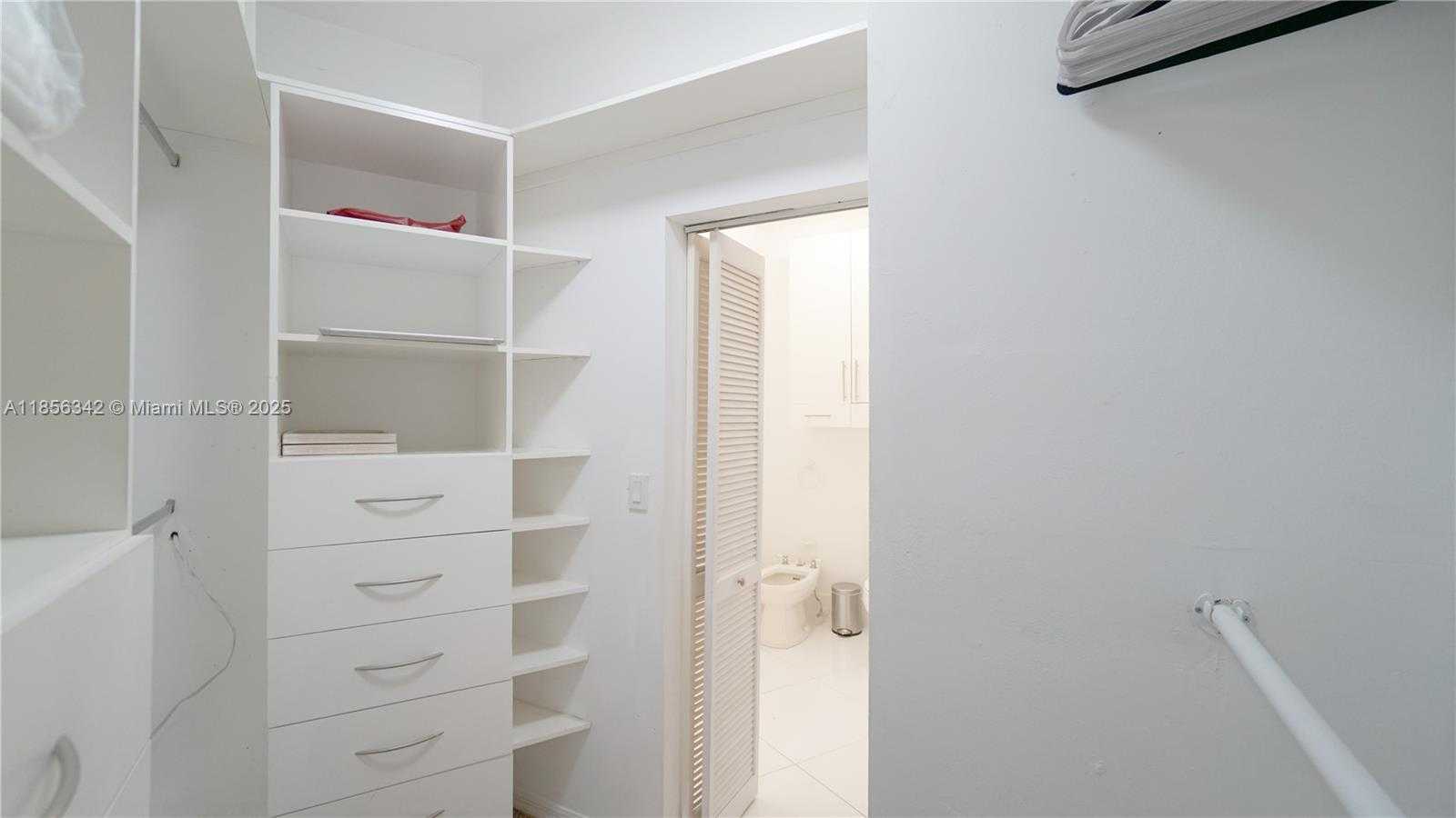 Small Image of 691 RIDGEWOOD RD, Key Biscayne Number 31