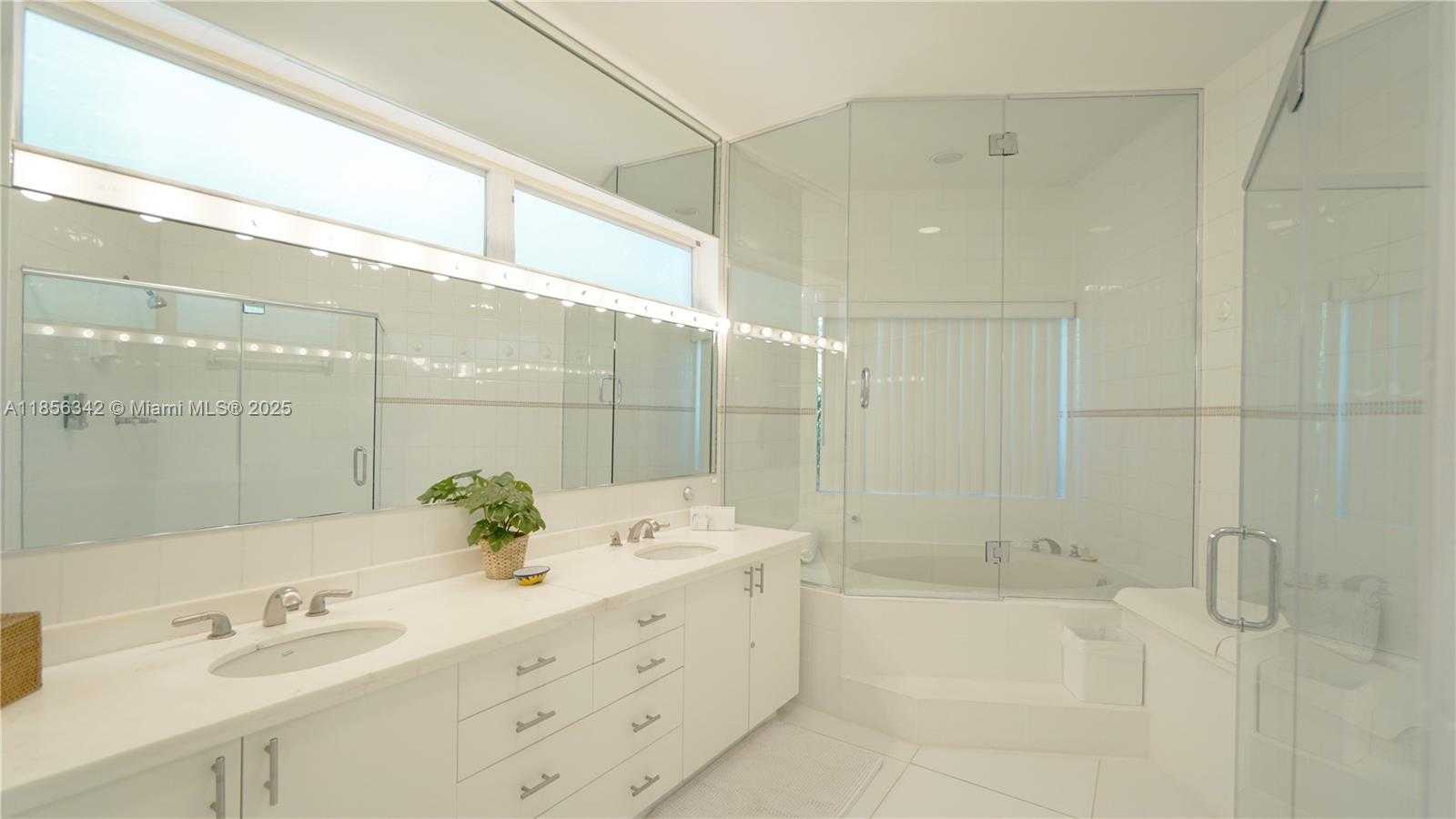 Small Image of 691 RIDGEWOOD RD, Key Biscayne Number 32