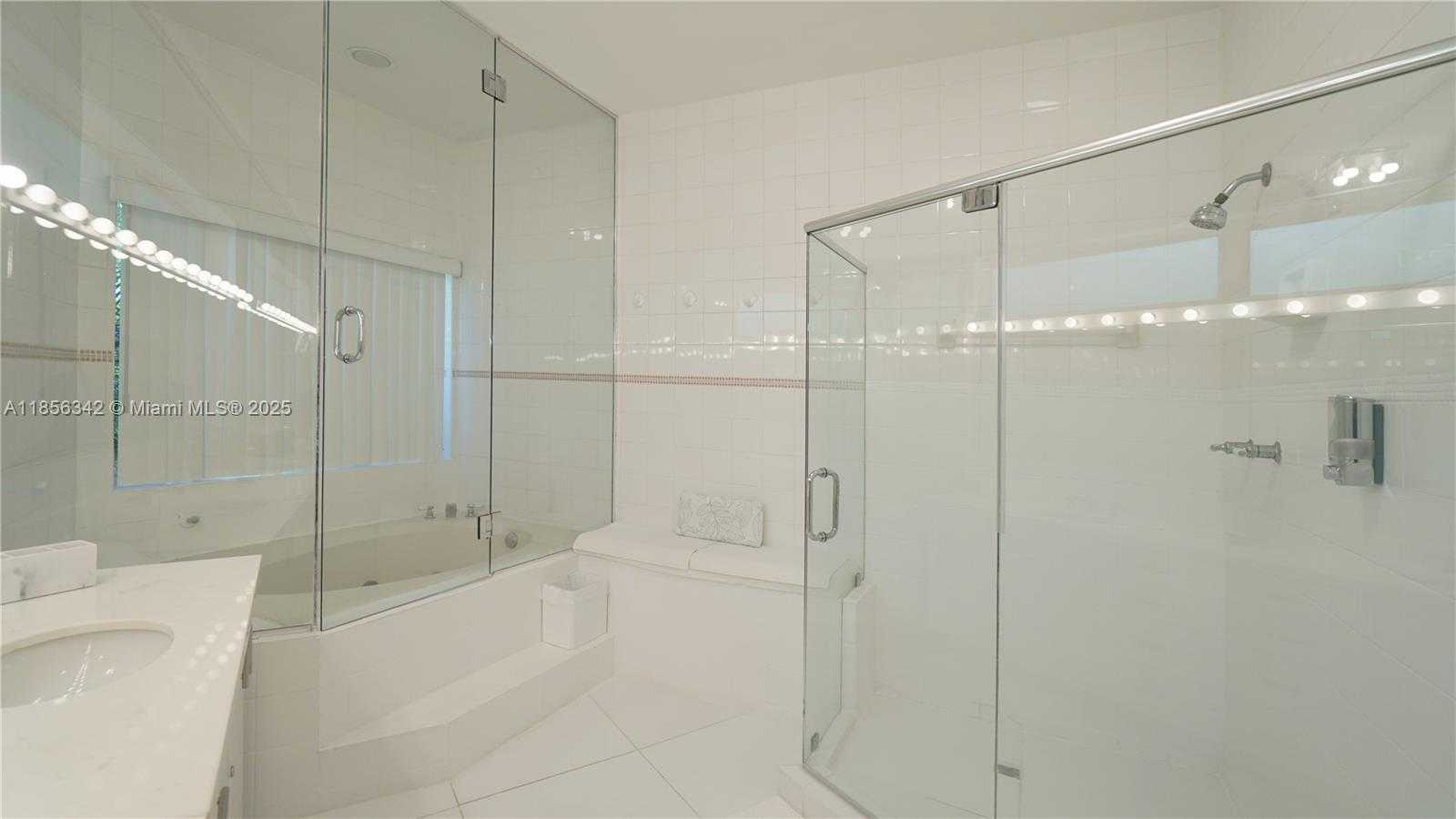 Small Image of 691 RIDGEWOOD RD, Key Biscayne Number 33