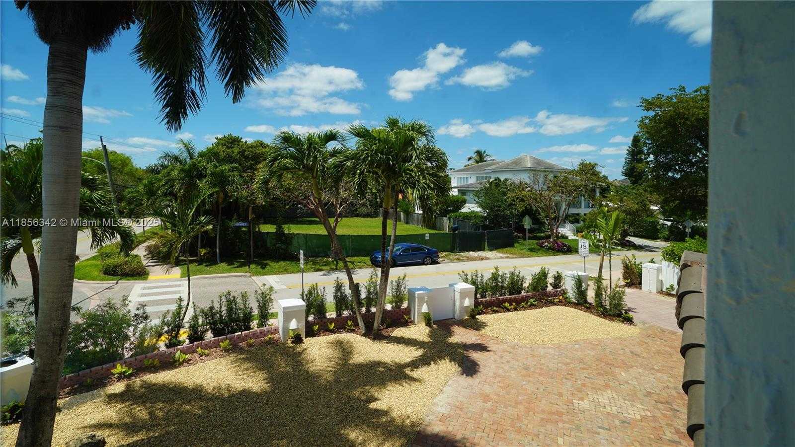 Small Image of 691 RIDGEWOOD RD, Key Biscayne Number 57