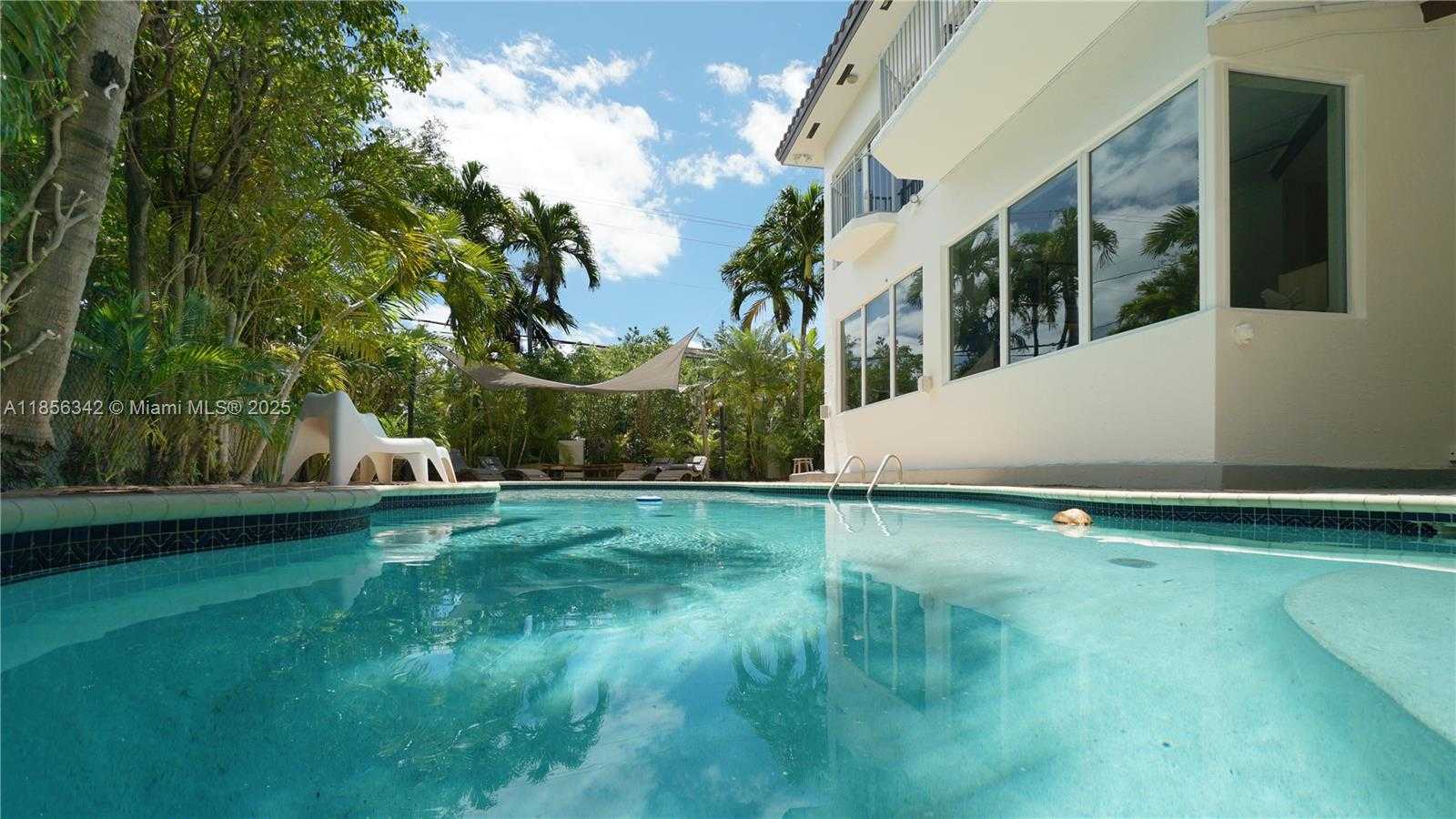 Small Image of 691 RIDGEWOOD RD, Key Biscayne Number 62