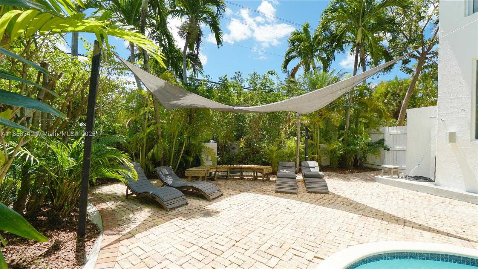 Small Image of 691 RIDGEWOOD RD, Key Biscayne Number 64