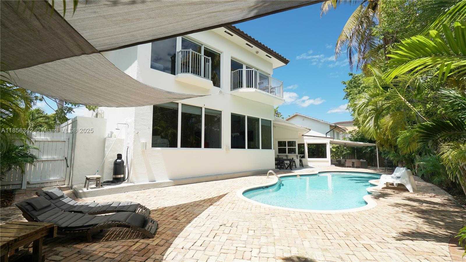 Small Image of 691 RIDGEWOOD RD, Key Biscayne Number 65