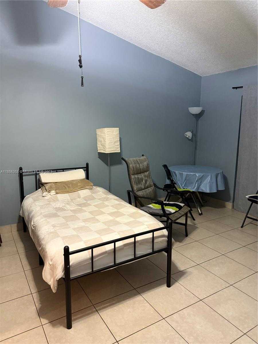 Small Image of 15640 SOUTH WEST 113 AVE, Miami Number 11