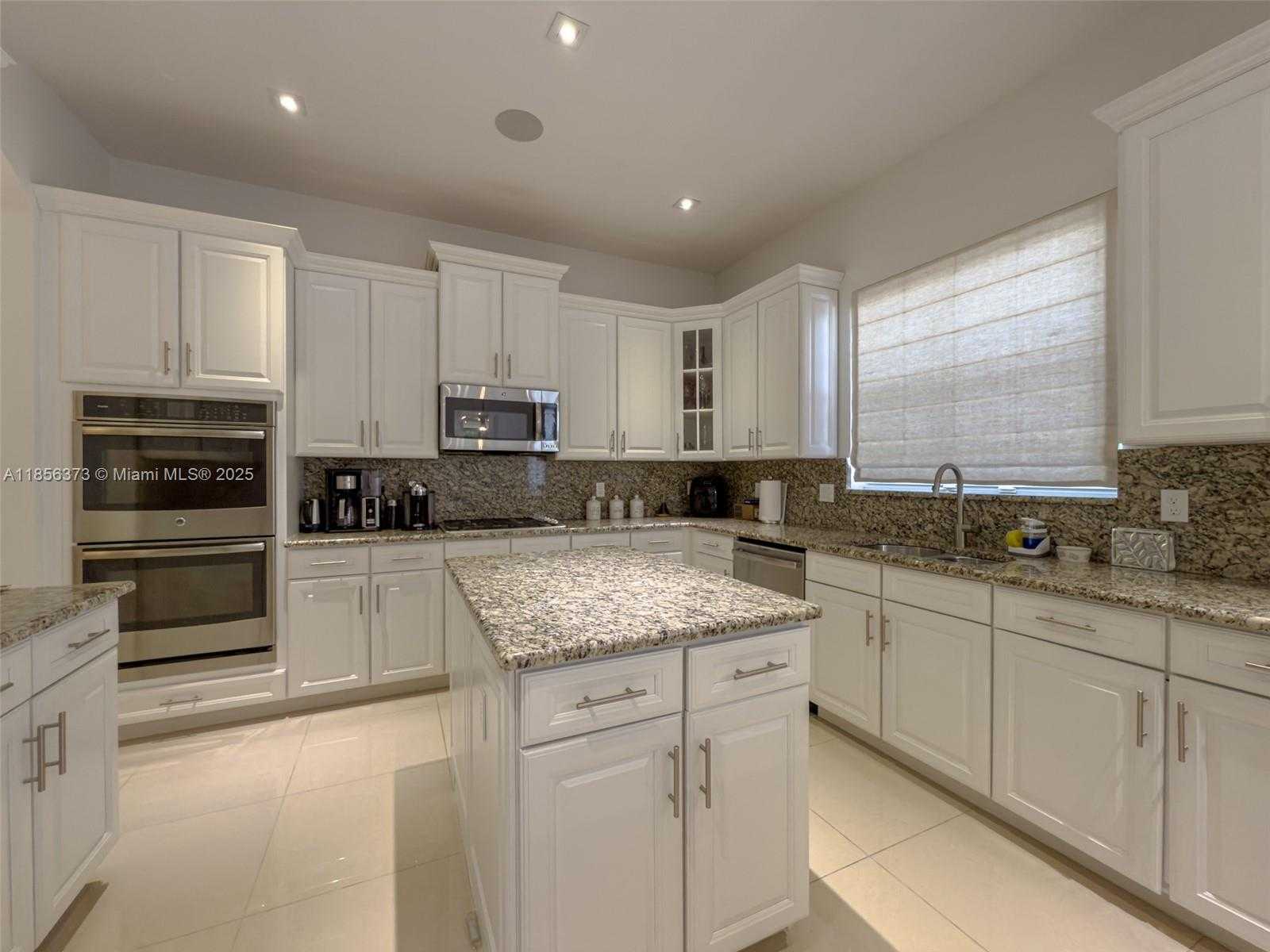 Small Image of 9709 BLUE ISLE BAY, Parkland Number 17