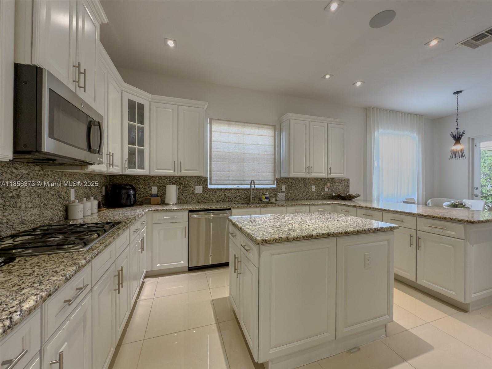 Small Image of 9709 BLUE ISLE BAY, Parkland Number 19