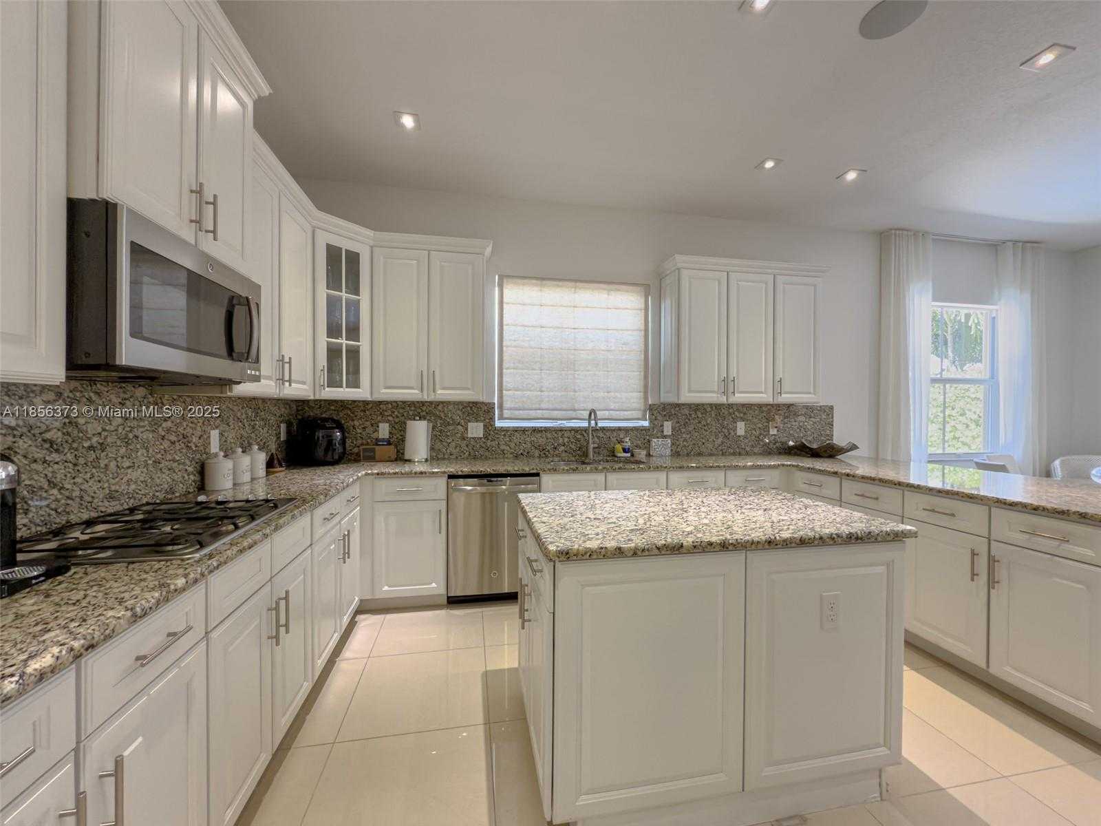Small Image of 9709 BLUE ISLE BAY, Parkland Number 21