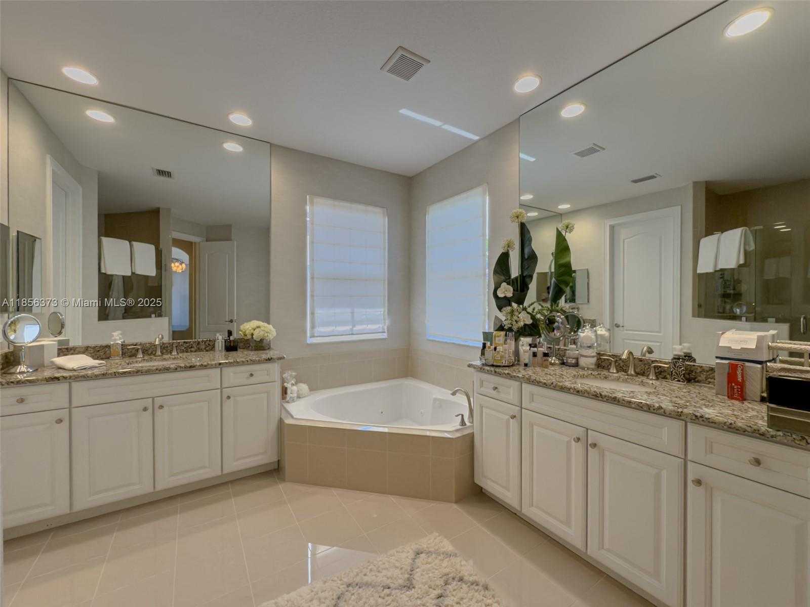 Small Image of 9709 BLUE ISLE BAY, Parkland Number 28