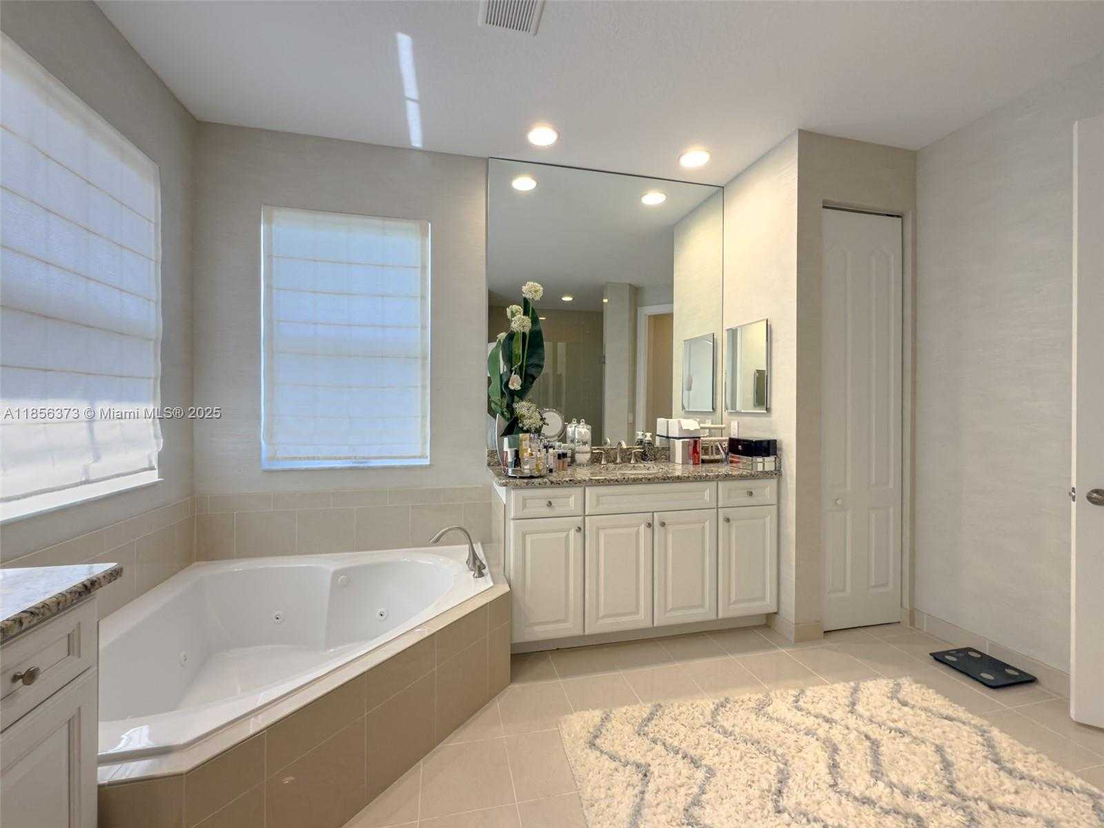 Small Image of 9709 BLUE ISLE BAY, Parkland Number 29