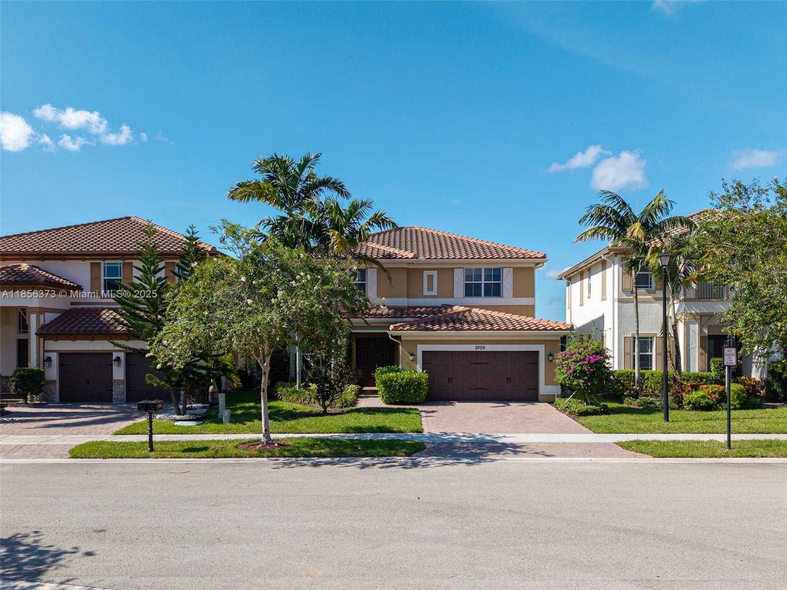 Small Image of 9709 BLUE ISLE BAY, Parkland Number 58