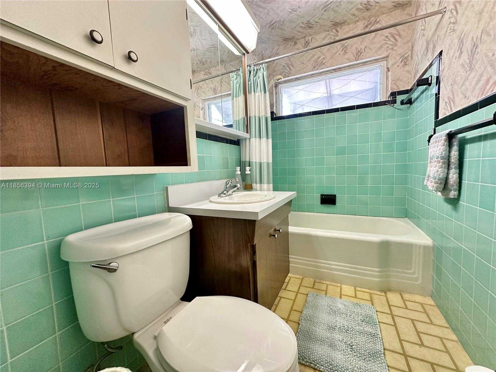 Small Image of 845 NORTH EAST 127TH ST, North Miami Number 15