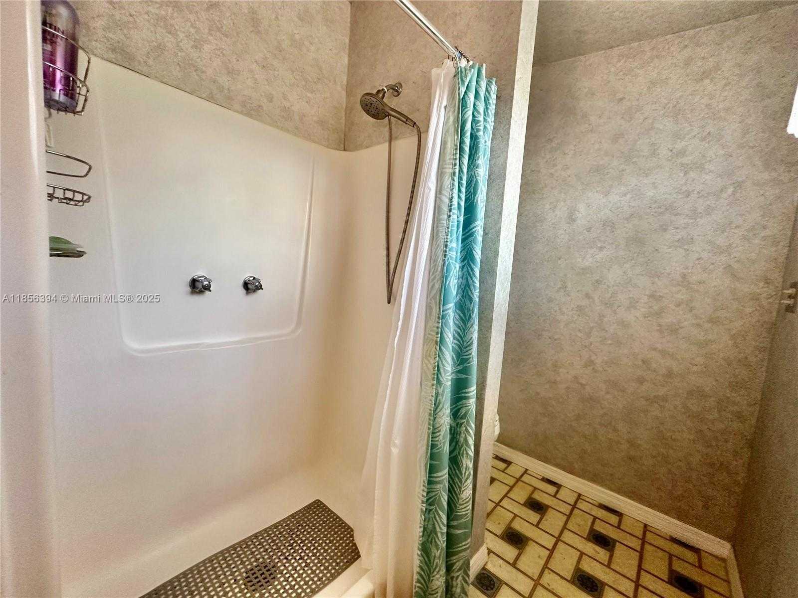 Small Image of 845 NORTH EAST 127TH ST, North Miami Number 17