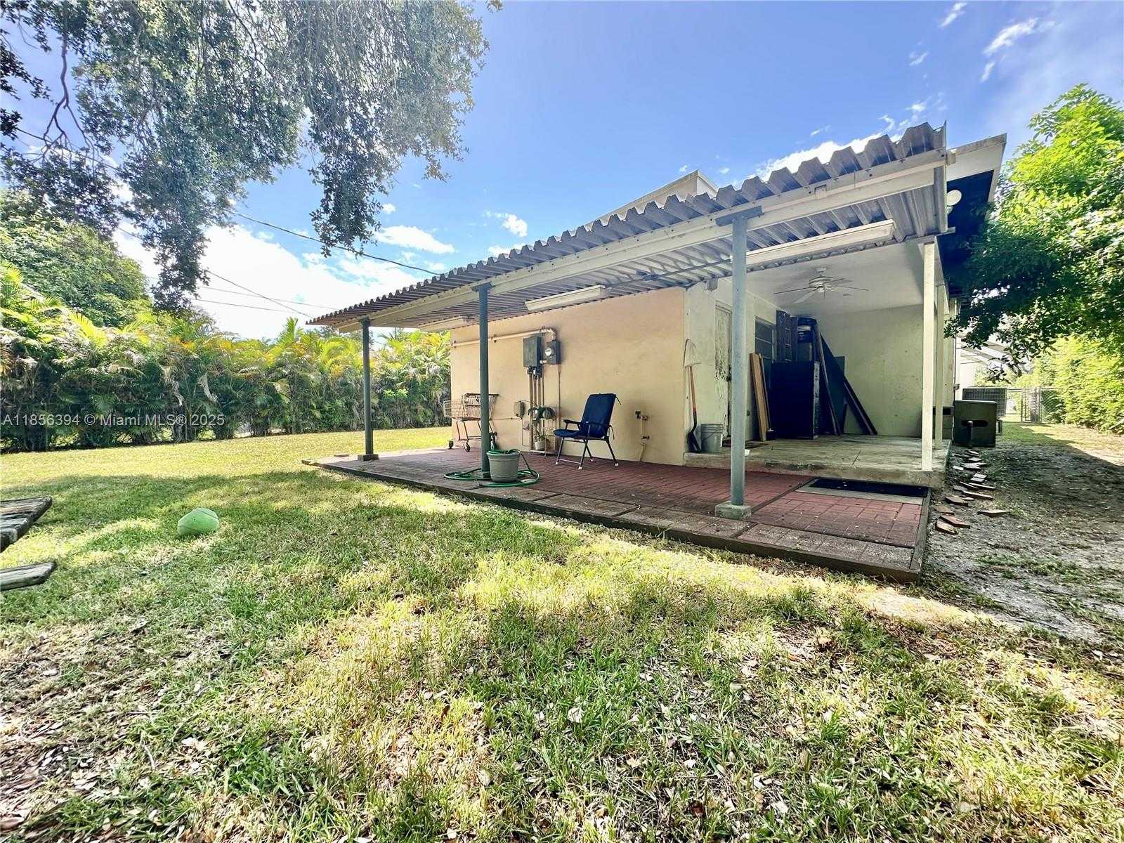 Small Image of 845 NORTH EAST 127TH ST, North Miami Number 21