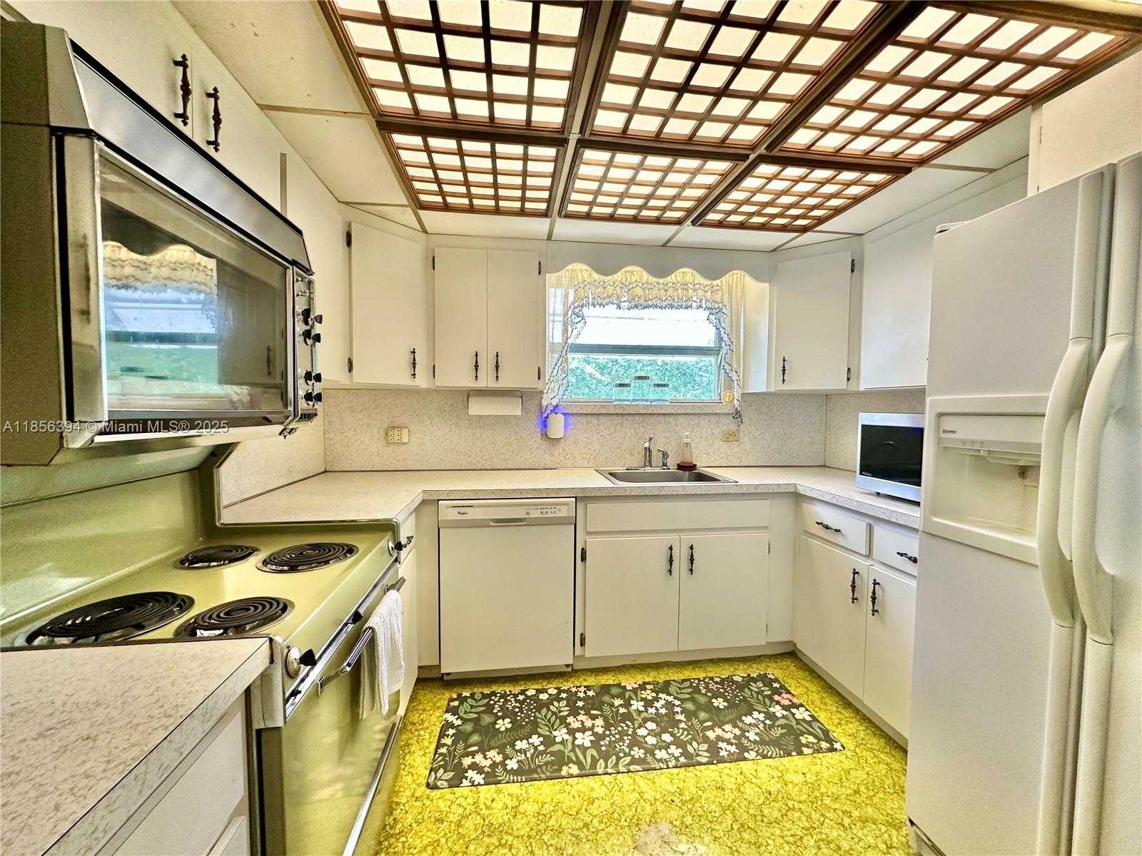 Small Image of 845 NORTH EAST 127TH ST, North Miami Number 6