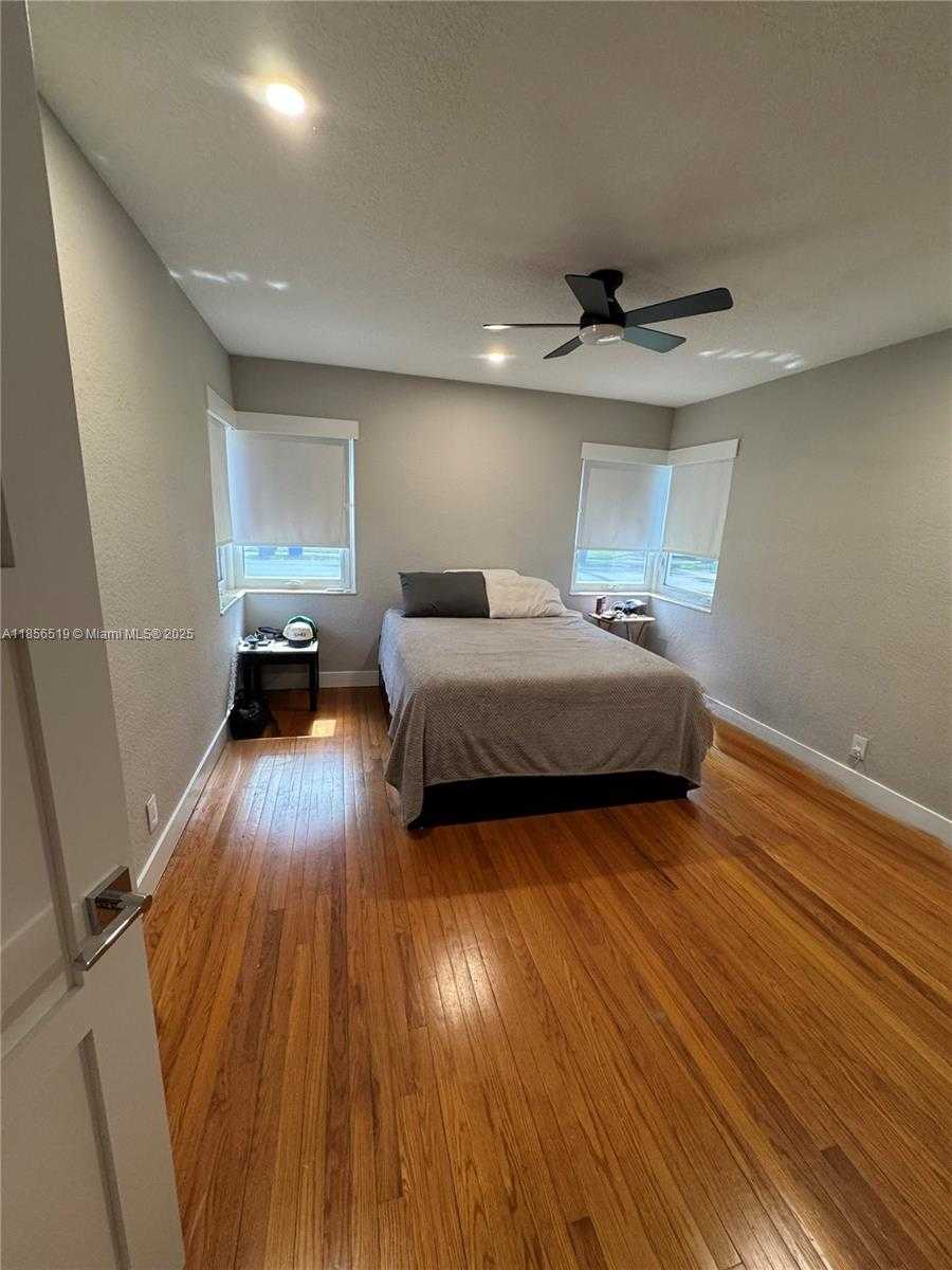 Small Image of 520 NORTH 26TH AVE , N, Hollywood Number 11