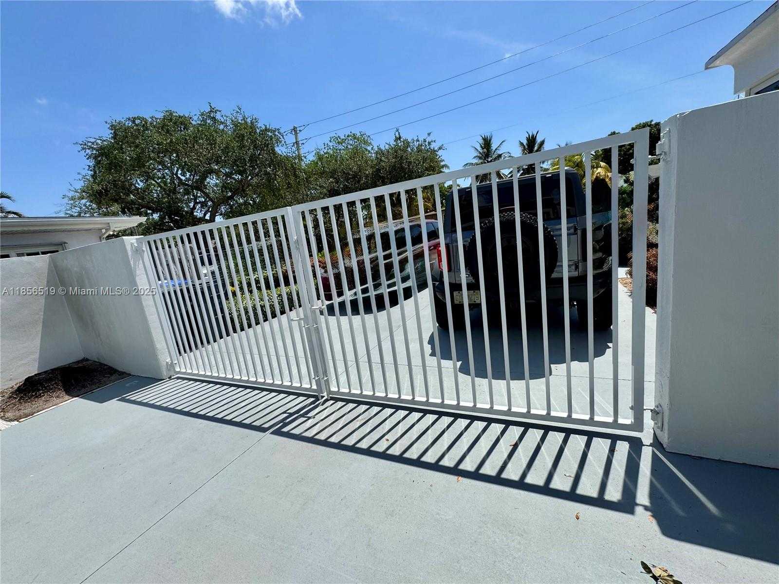 Small Image of 520 NORTH 26TH AVE , N, Hollywood Number 22