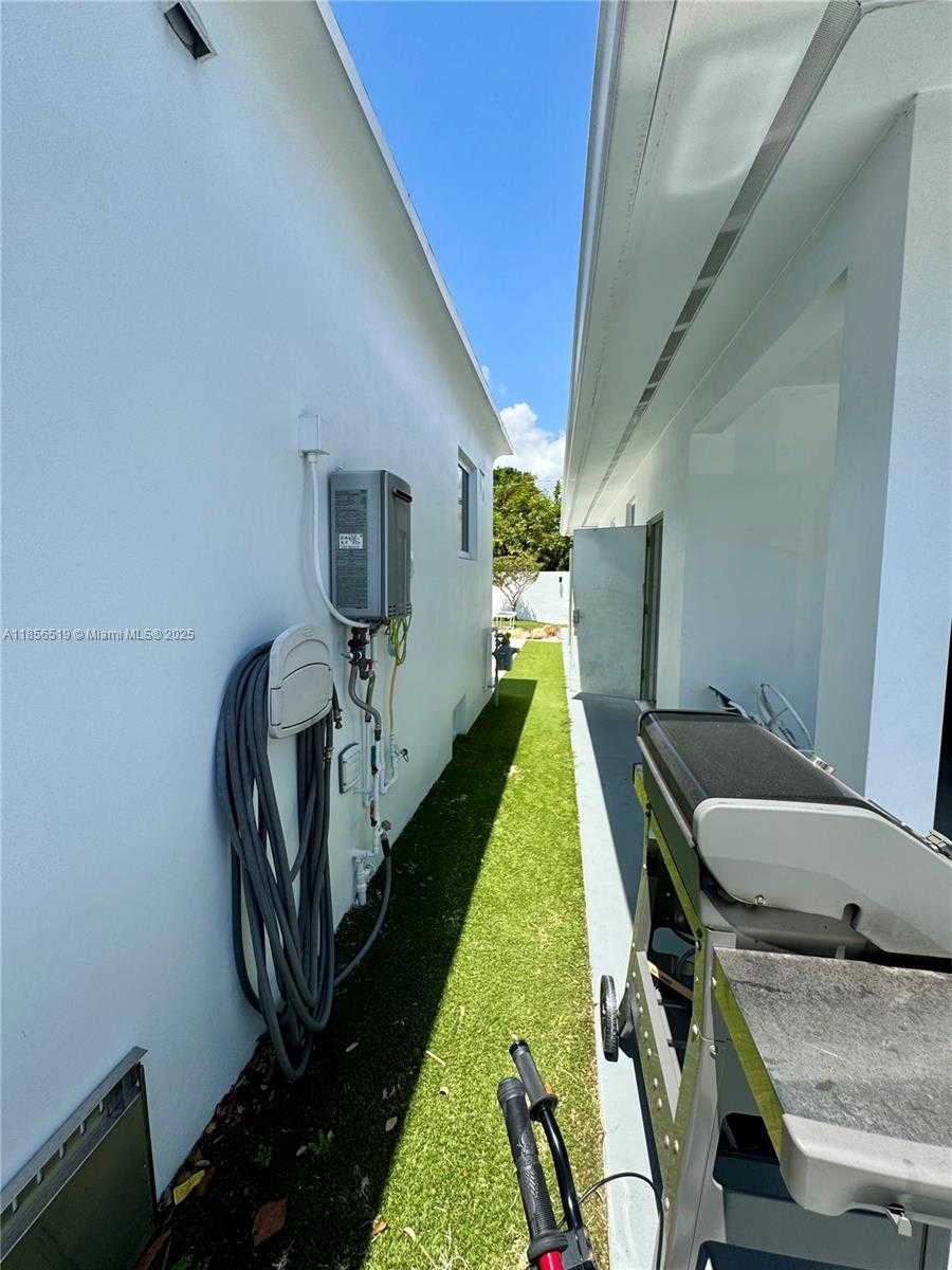 Small Image of 520 NORTH 26TH AVE , N, Hollywood Number 26