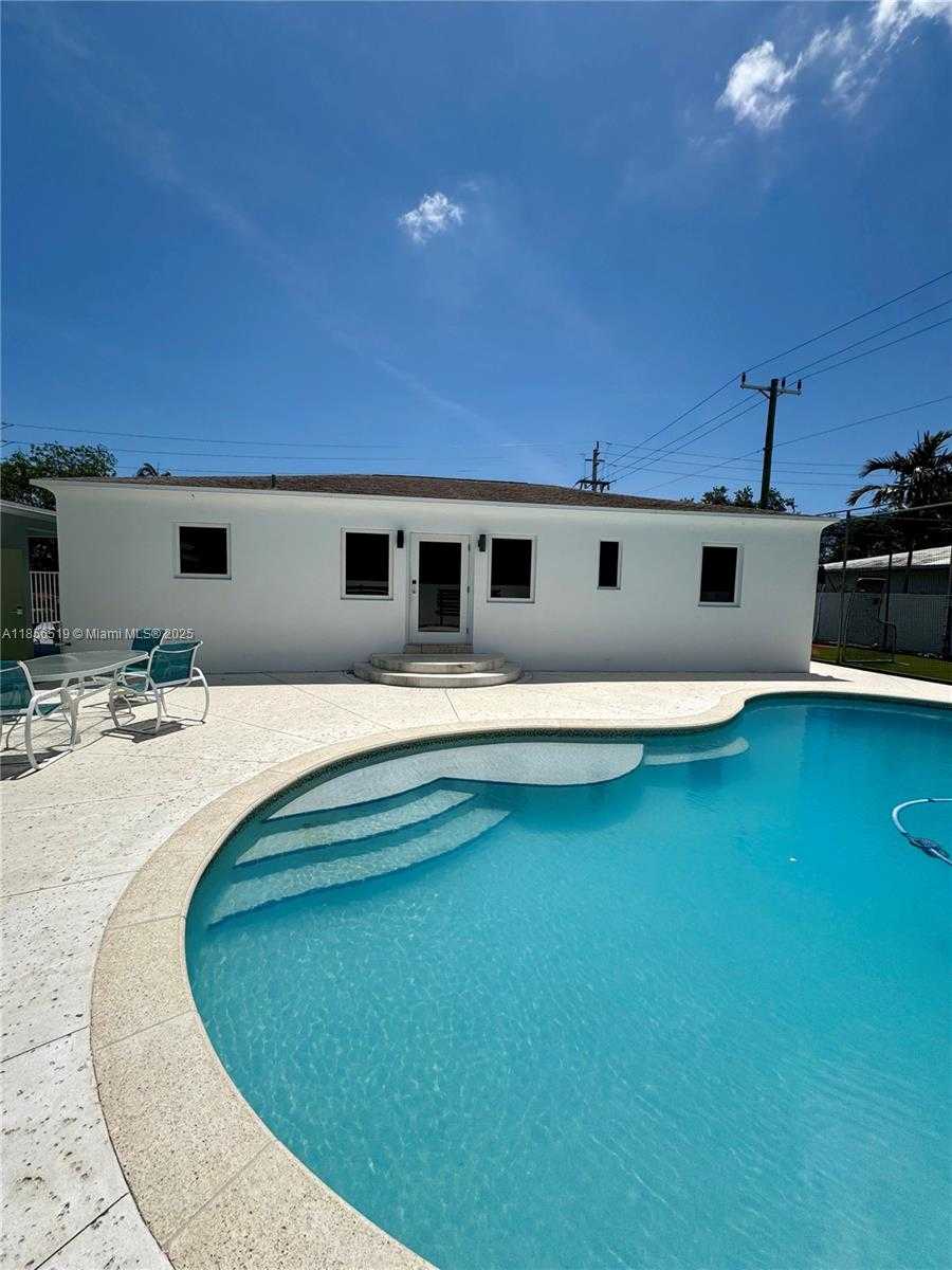 Small Image of 520 NORTH 26TH AVE , N, Hollywood Number 27