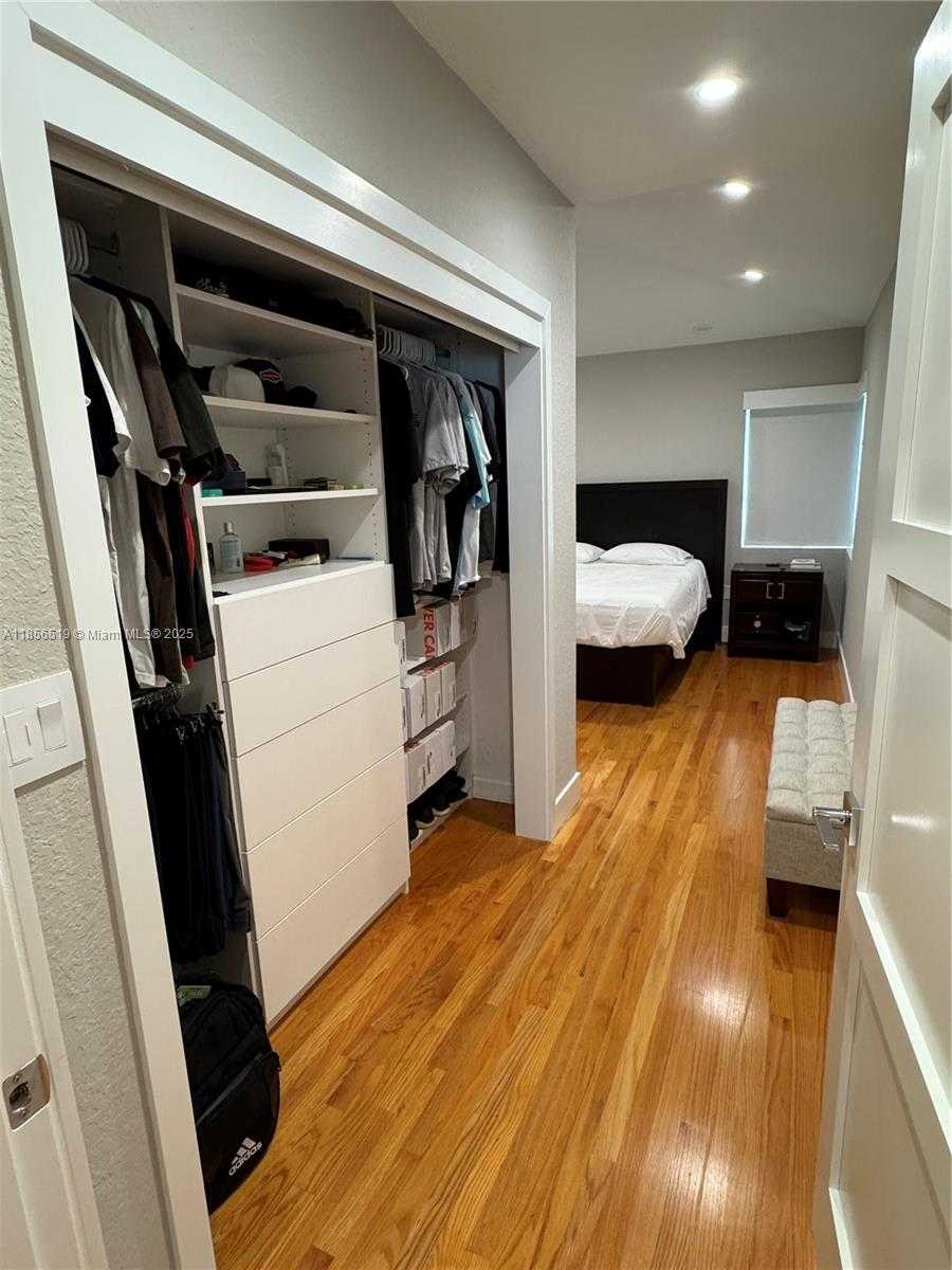 Small Image of 520 NORTH 26TH AVE , N, Hollywood Number 6