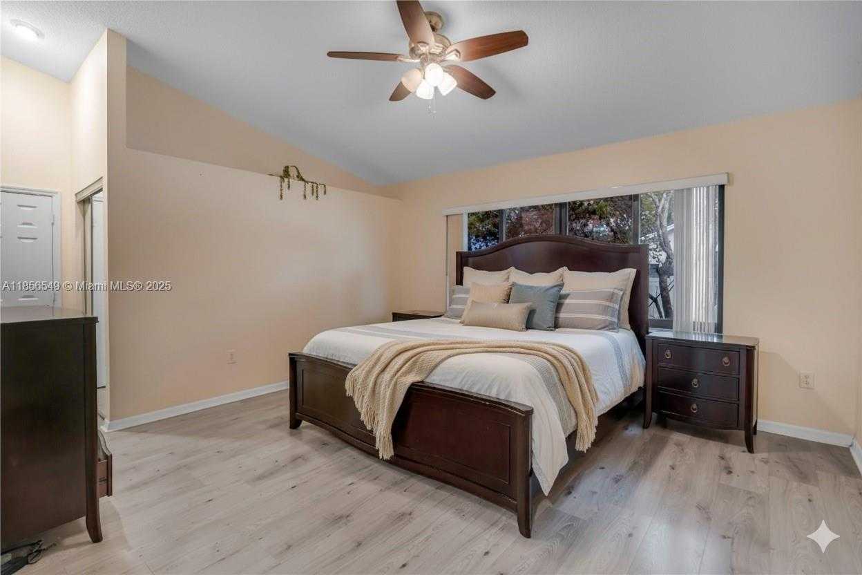Small Image of 400 NORTH WEST 202ND WAY, Pembroke Pines Number 11