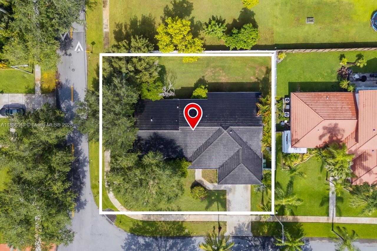 Small Image of 400 NORTH WEST 202ND WAY, Pembroke Pines Number 2