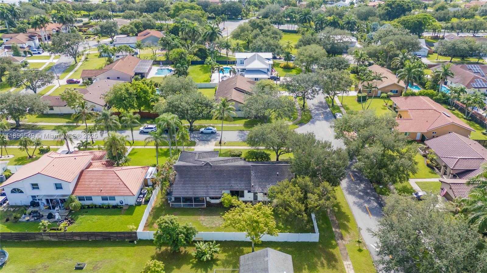 Small Image of 400 NORTH WEST 202ND WAY, Pembroke Pines Number 24
