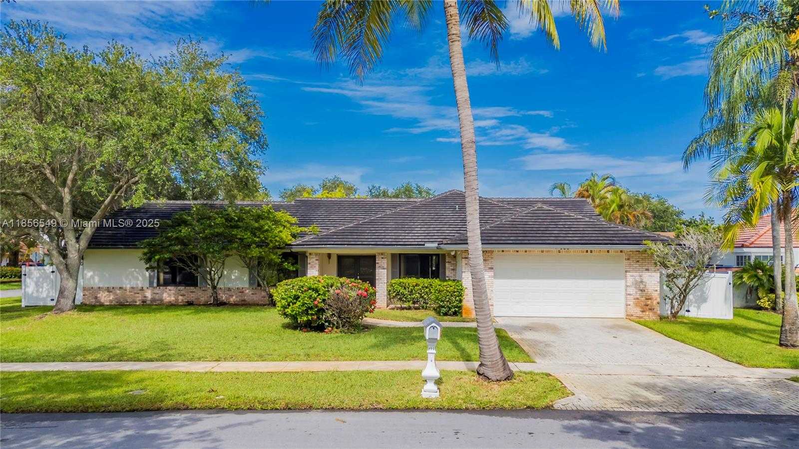 Small Image of 400 NORTH WEST 202ND WAY, Pembroke Pines Number 37