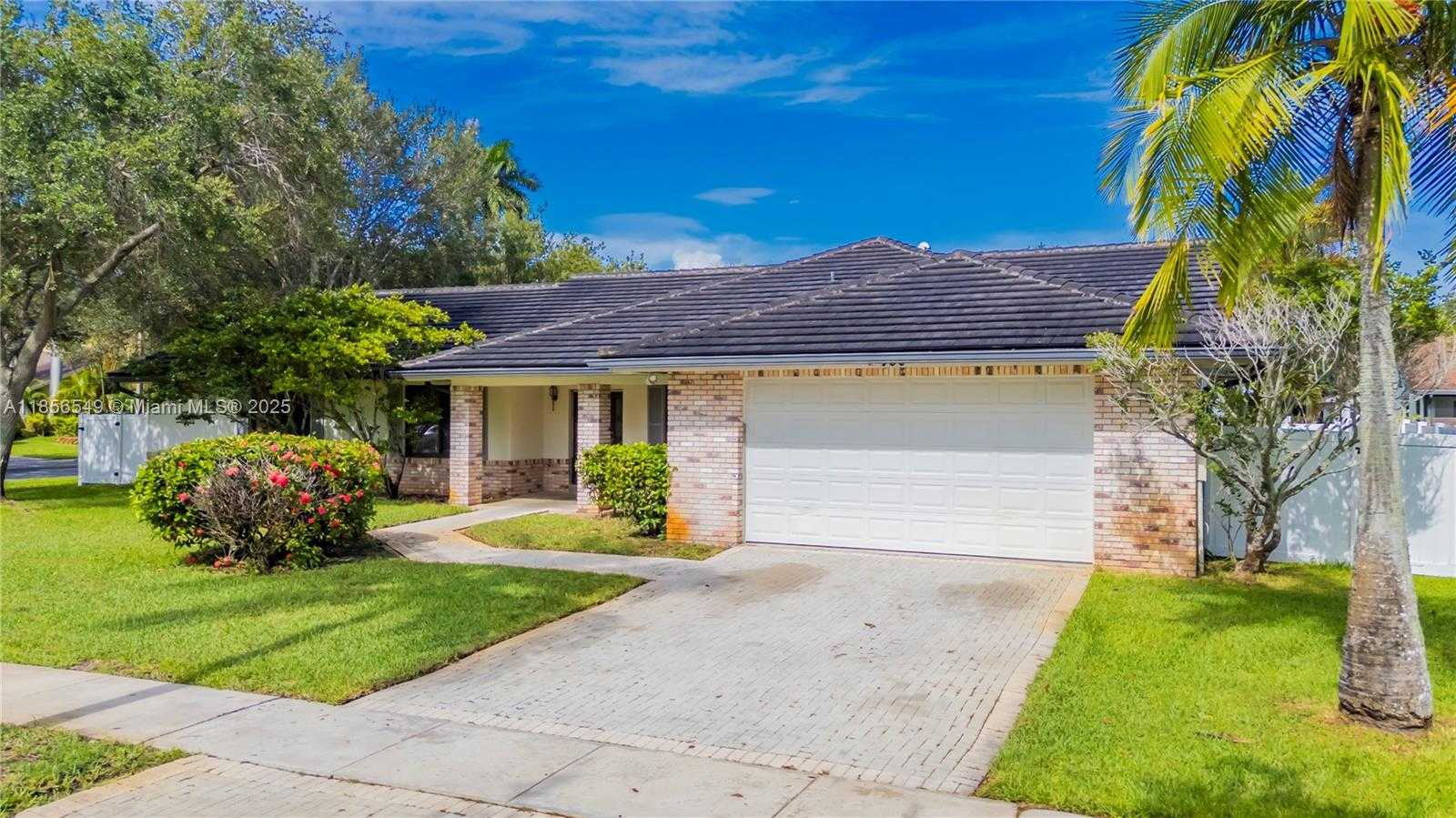 Small Image of 400 NORTH WEST 202ND WAY, Pembroke Pines Number 38