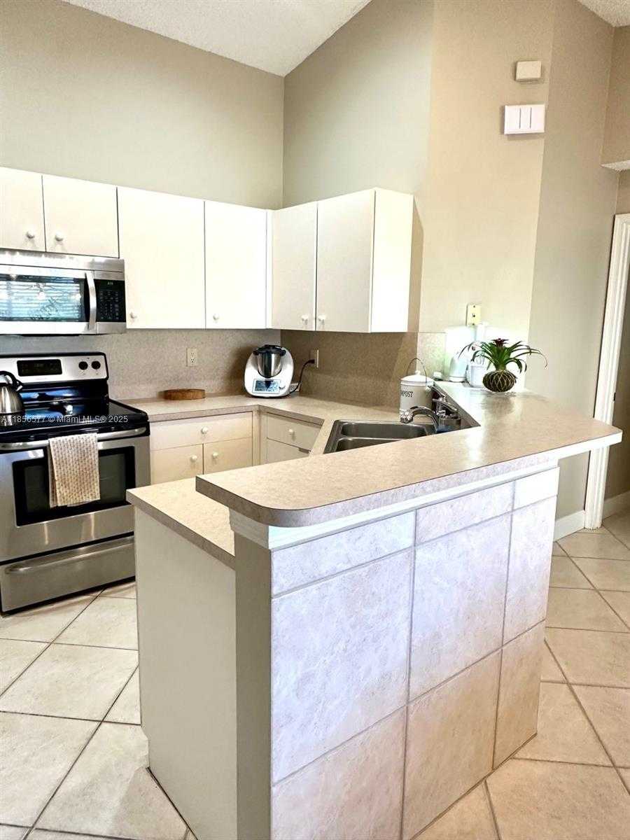 Small Image of 4370 PINE RIDGE CT, Weston Number 10