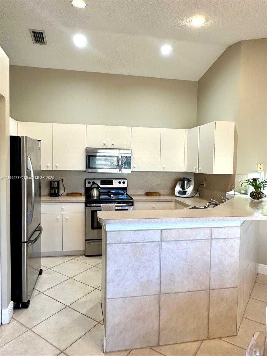 Small Image of 4370 PINE RIDGE CT, Weston Number 11