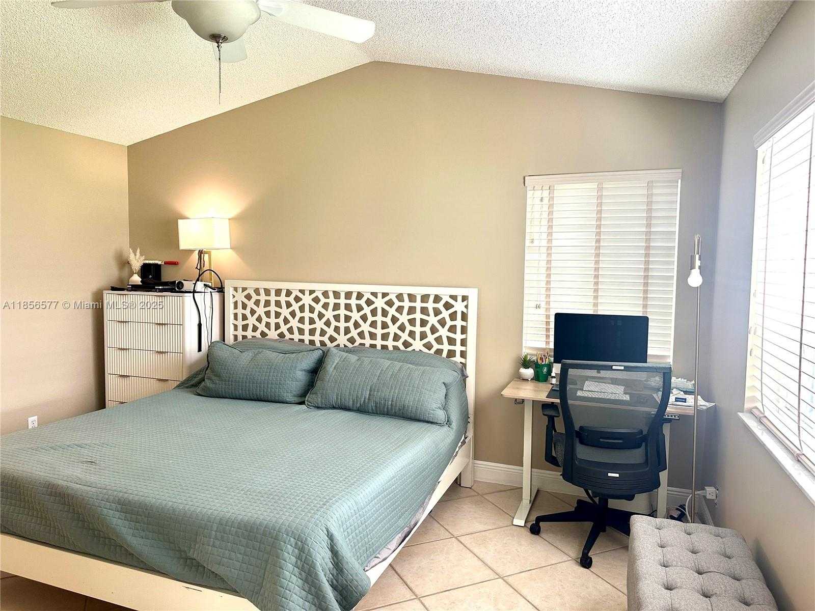 Small Image of 4370 PINE RIDGE CT, Weston Number 14