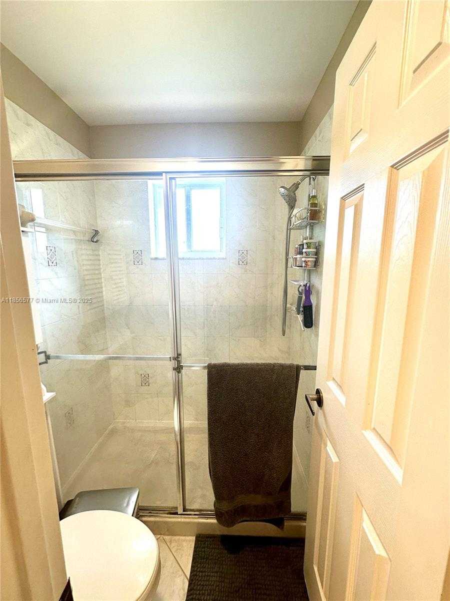 Small Image of 4370 PINE RIDGE CT, Weston Number 16