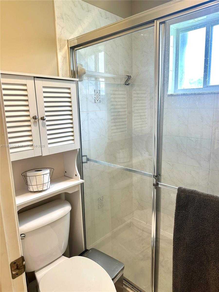 Small Image of 4370 PINE RIDGE CT, Weston Number 19