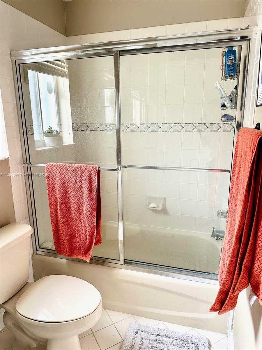Small Image of 4370 PINE RIDGE CT, Weston Number 23