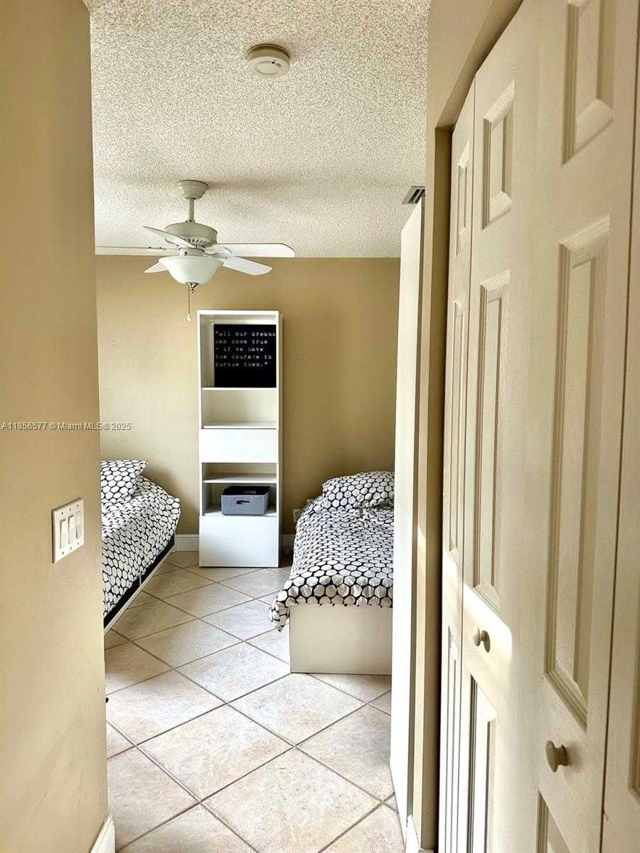 Small Image of 4370 PINE RIDGE CT, Weston Number 25