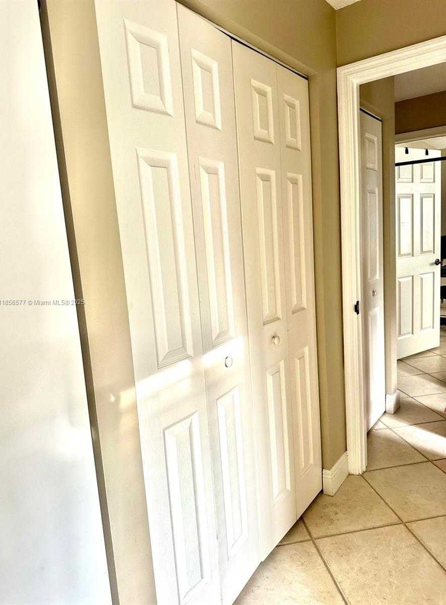 Small Image of 4370 PINE RIDGE CT, Weston Number 28