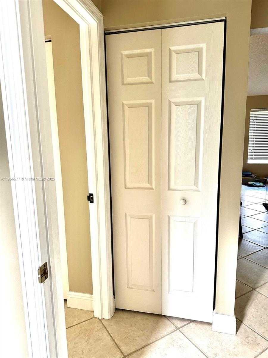 Small Image of 4370 PINE RIDGE CT, Weston Number 29